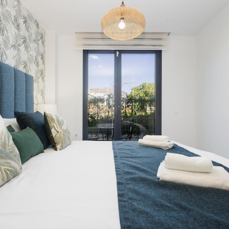 Magnificent apartment, close to the beach, in Estepona - Two-Bedroom Apartment - 7