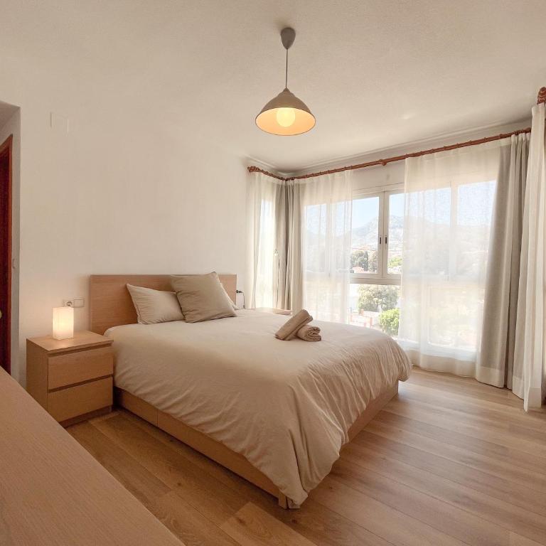 Appartement spacieux avec terrasse et piscine - Two-Bedroom Apartment - 2