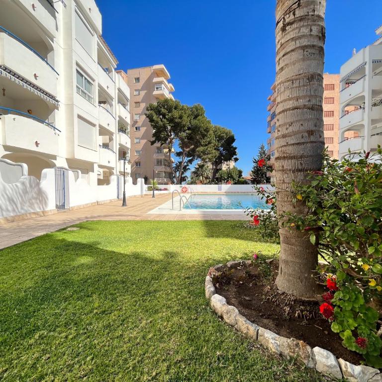 Appartement spacieux avec terrasse et piscine - Two-Bedroom Apartment - 18