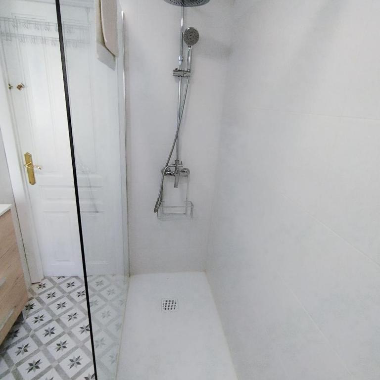 Cepero Malaga Center habitación 1 - Habitación Doble con baño compartido - 8
