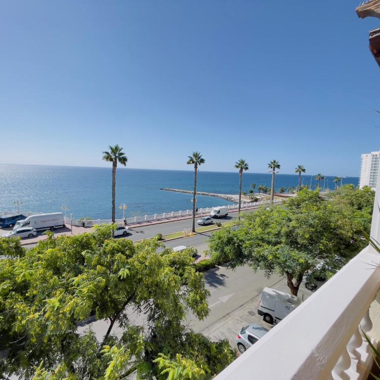 Tu Paraíso Frente al Mar Ático en Benalmádena - Apartamento de 2 dormitorios - 44