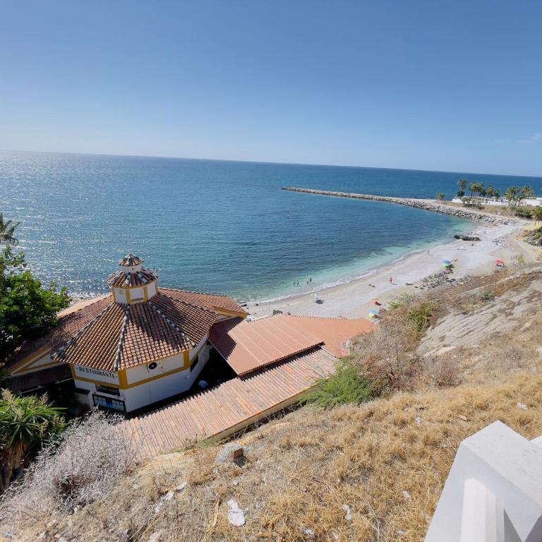 Tu Paraíso Frente al Mar Ático en Benalmádena - Apartamento de 2 dormitorios - 42