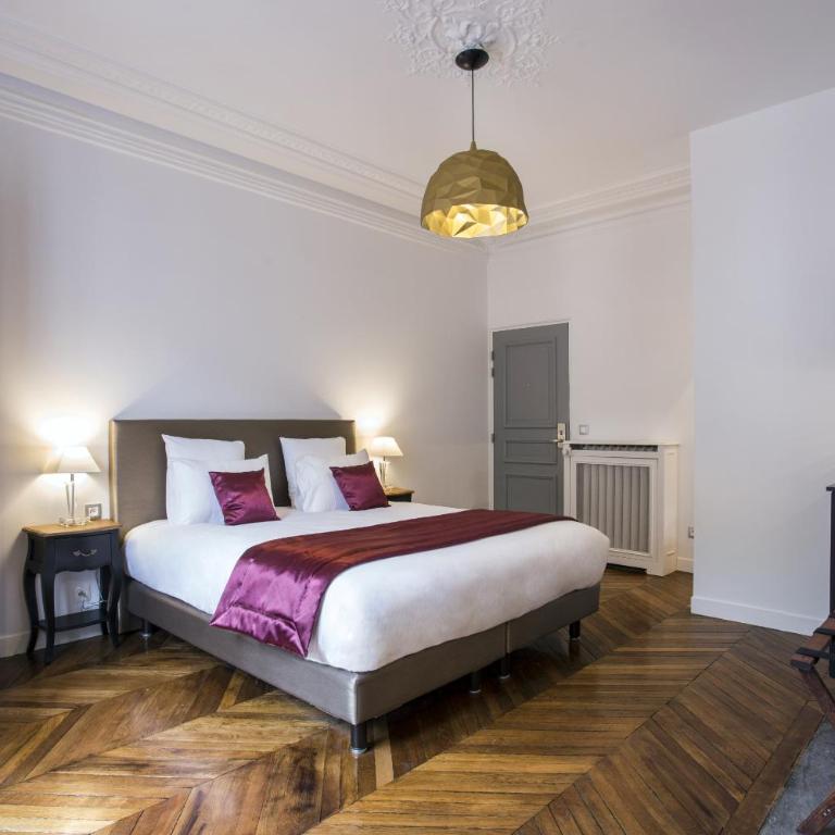 Vestay George V - Deluxe Double Room with Balcony - 1