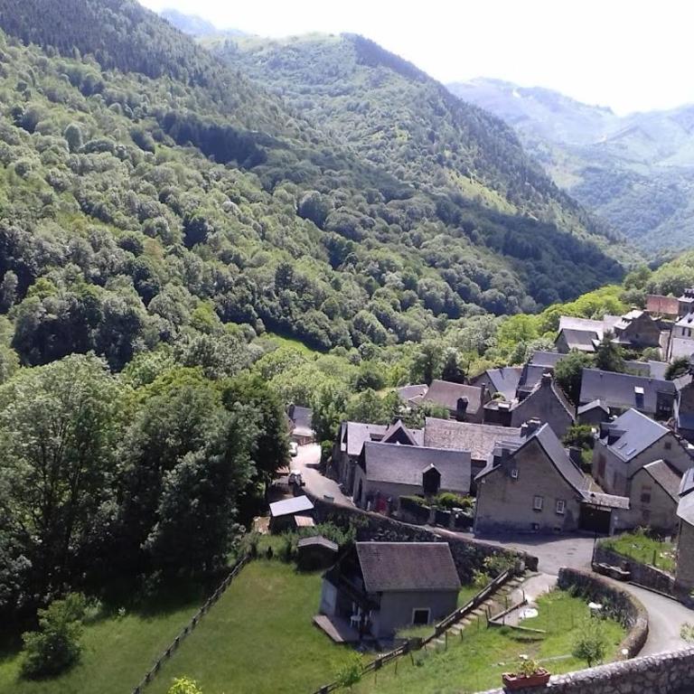 Le 102, T3 pour 5 personnes, vue montagne, classé 2 étoiles NF, parking, piscine en été - Appartement 2 Chambres - 26