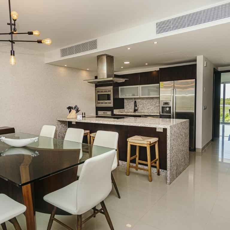 NEW !! Casa Miramar Ocean View 325 S apts - Two-Bedroom Apartment - 14