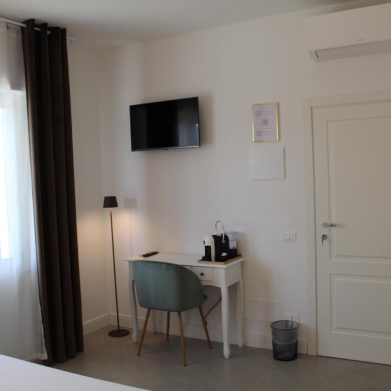 Villa Forte Salvi - Rooms - Camera Matrimoniale con Bagno Privato - 17