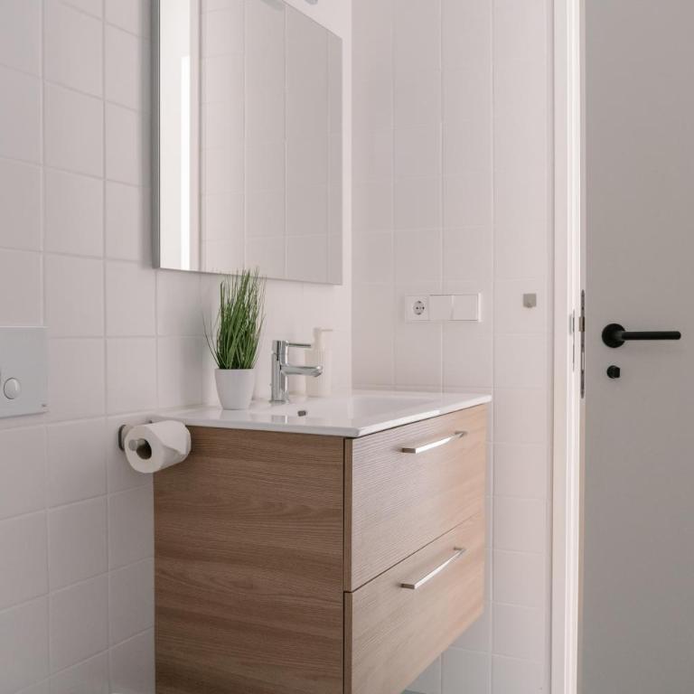 La Alfarería - Three-Bedroom Apartment - 18