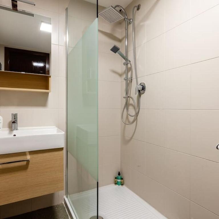 Ferrari - AC -Wifi - Flexyrent Apartment - Appartamento con 1 Camera da Letto - 11
