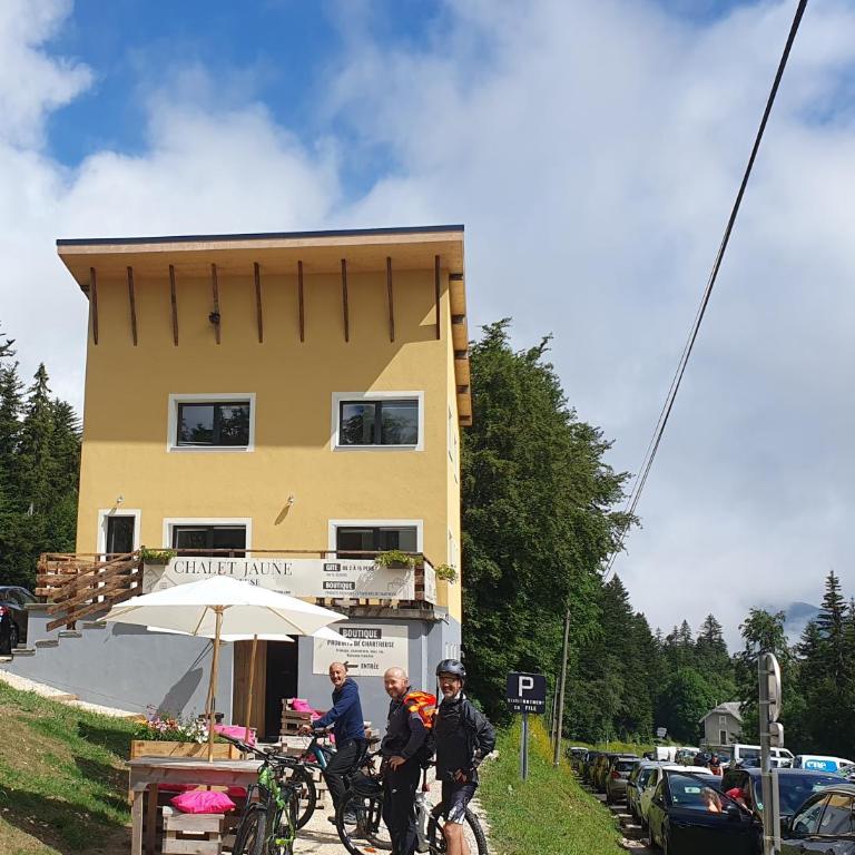 Chalet Jaune PINEA - Chambre Quadruple - Vue sur Montagnes - 1