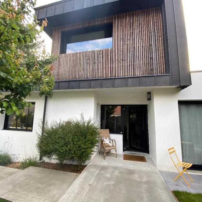 Maison d'architecte décorée avec soin - Villa 3 Chambres - 14