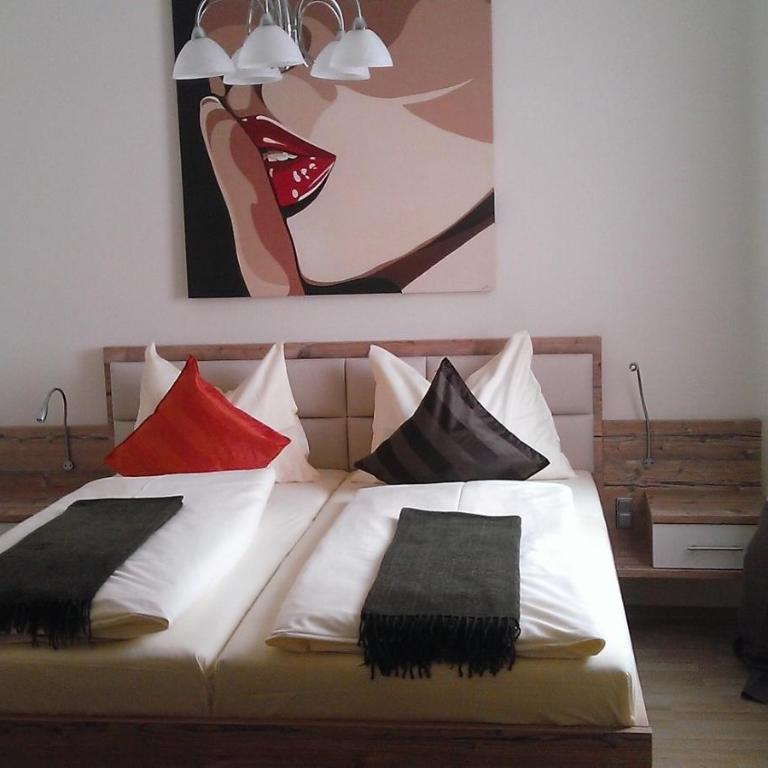 Hotel Checkin - Doppel- oder Zweibettzimmer - 11