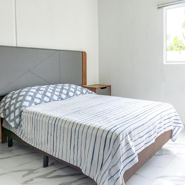 Apartamento con Alberca SmartTV y Jardin - Apartamento de 2 dormitorios - 2