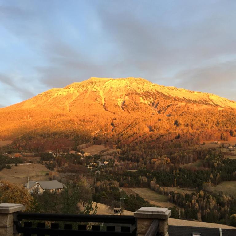 Cocon à la montagne - Appartement 1 Chambre avec Balcon et Vue sur les Montagnes - 1