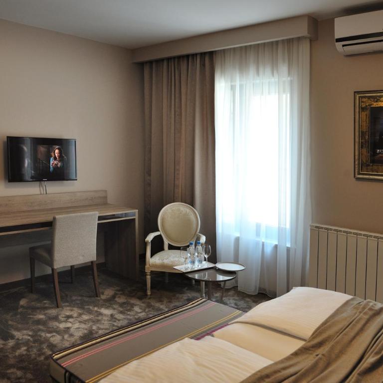 Hotel VIP - Dvokrevetna Soba sa Bračnim Krevetom/Zasebnim Krevetima - 12
