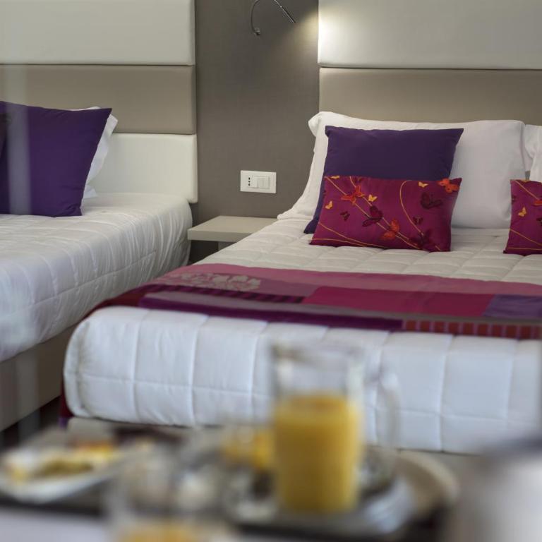 Hotel Boemia - Superior Triple Room - 4