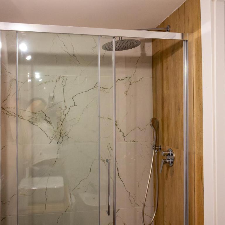 Daria's home apartment rooms - Double Room with Private Bathroom - 7