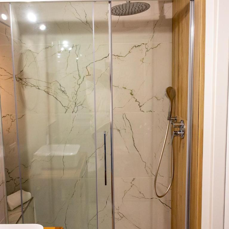 Daria's home apartment rooms - Double Room with Private Bathroom - 9
