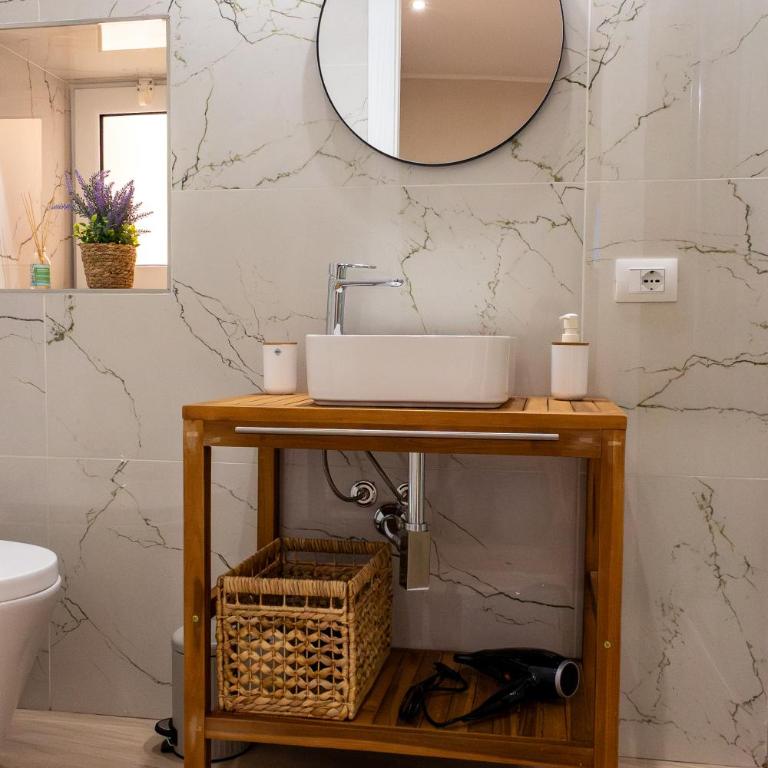 Daria's home apartment rooms - Double Room with Private Bathroom - 13