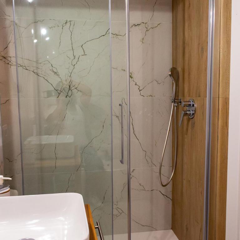 Daria's home apartment rooms - Double Room with Private Bathroom - 12