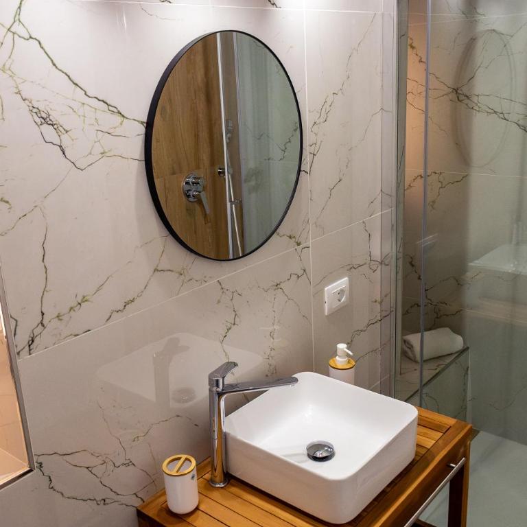 Daria's home apartment rooms - Double Room with Private Bathroom - 17
