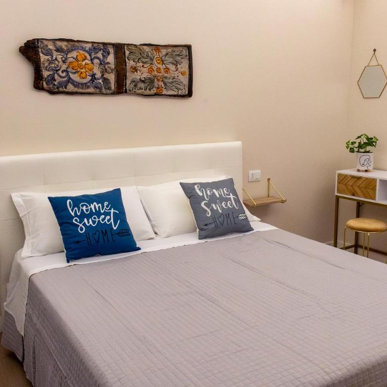 Daria's home apartment rooms - Double Room with Balcony - 3