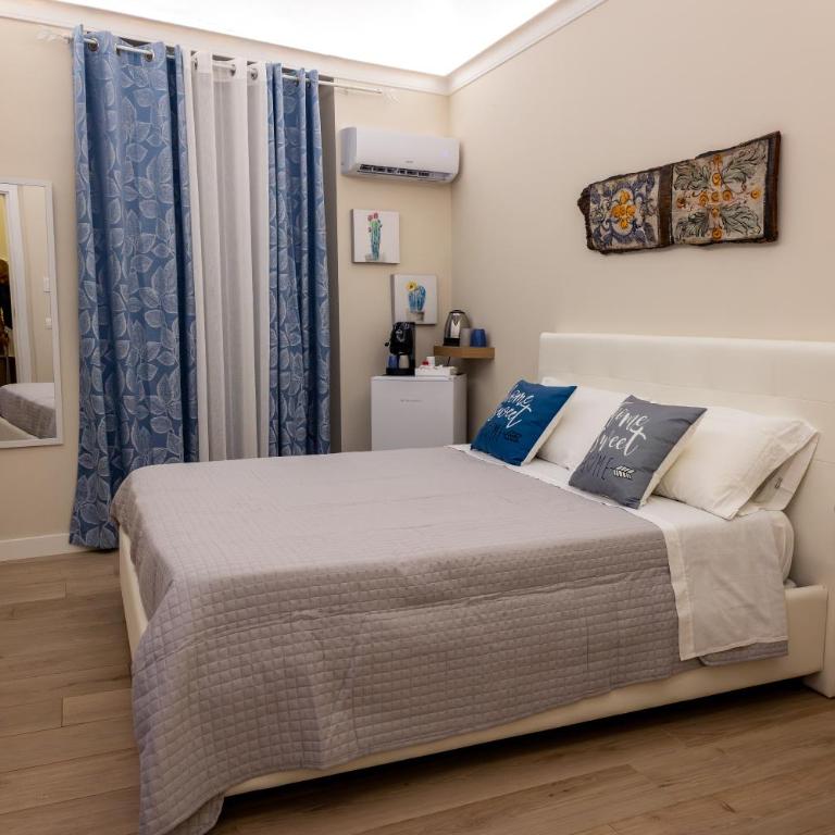 Daria's home apartment rooms - Double Room with Balcony - 5