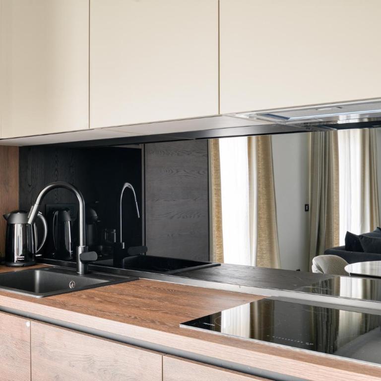 Apt "Royal Oak" 2 Bedroom with Garage Parking - Apartman sa 2 Spavaće Sobe - 12