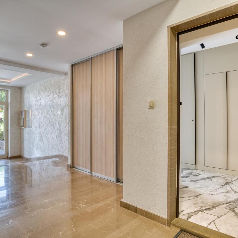 Apt "Royal Oak" 2 Bedroom with Garage Parking - Apartman sa 2 Spavaće Sobe - 35
