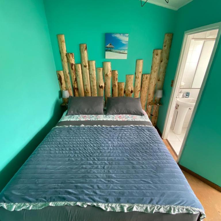Hostal Boutique F - Habitación Doble Pequeña - 6