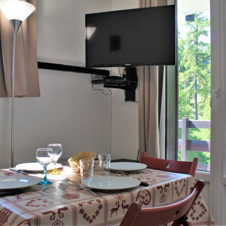 Studio 4 pers. avec balcon sud, calme, parking gratuit - Risoul 1850 - Appartement 1 Chambre - 6