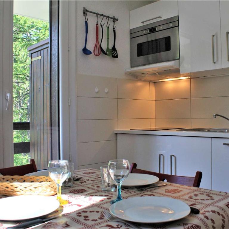 Studio 4 pers. avec balcon sud, calme, parking gratuit - Risoul 1850 - Appartement 1 Chambre - 7