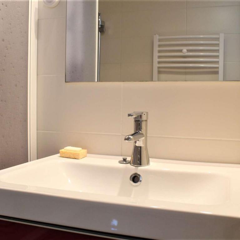 Studio 4 pers. avec balcon sud, calme, parking gratuit - Risoul 1850 - Appartement 1 Chambre - 11