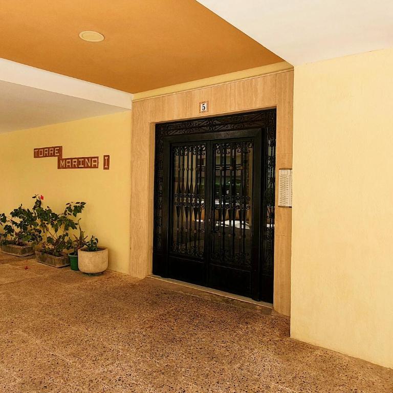 PALM TOWER APARTMENT - Three-Bedroom Apartment - 10