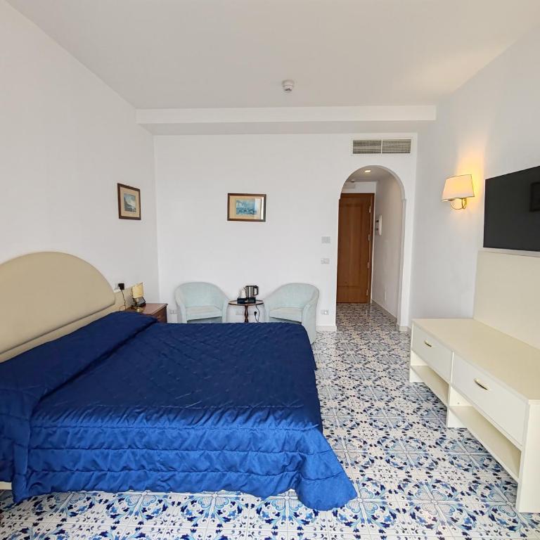 Grand Hotel Excelsior - Camera Matrimoniale Superior con Balcone e Vista Mare - 4