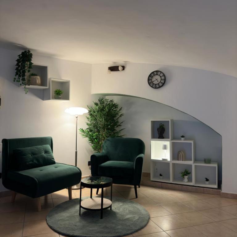 [Verdesera] Idromassaggio, Netflix, Wifi a Porta Susa - One-Bedroom Apartment - 12
