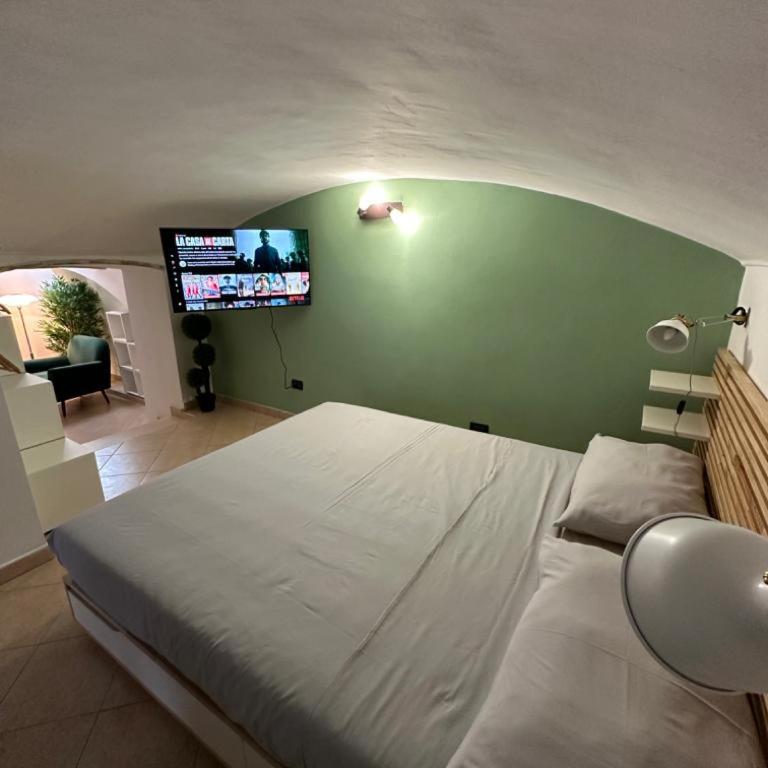[Verdesera] Idromassaggio, Netflix, Wifi a Porta Susa - One-Bedroom Apartment - 9