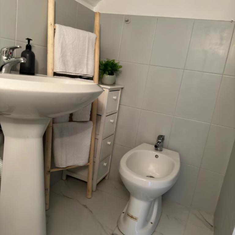 [Verdesera] Idromassaggio, Netflix, Wifi a Porta Susa - One-Bedroom Apartment - 20