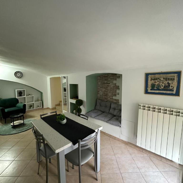 [Verdesera] Idromassaggio, Netflix, Wifi a Porta Susa - One-Bedroom Apartment - 17