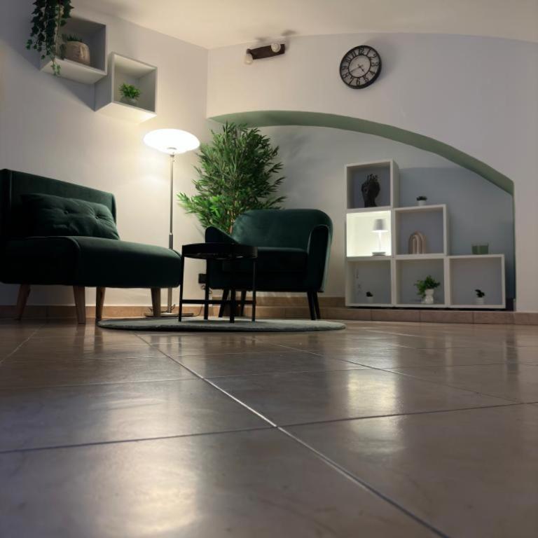 [Verdesera] Idromassaggio, Netflix, Wifi a Porta Susa - One-Bedroom Apartment - 13