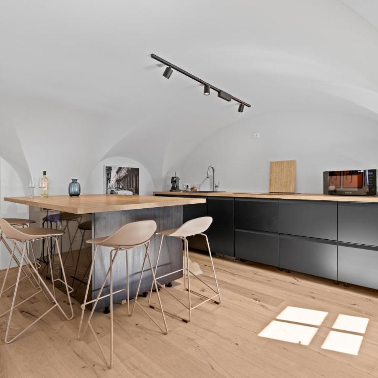 Innenstadt- Parken- Nähe Rathaus - Apartment mit 2 Schlafzimmern - 2