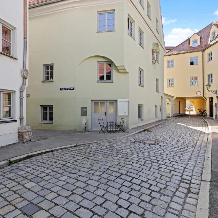 Innenstadt- Parken- Nähe Rathaus - Apartment mit 2 Schlafzimmern - 24
