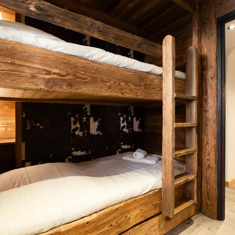 Appart 3★, 6 pers, terr. sud, centre La Clusaz, à 50m pistes, animaux admis - FR-1-304-190 - Appartement (6 Adultes) - 6