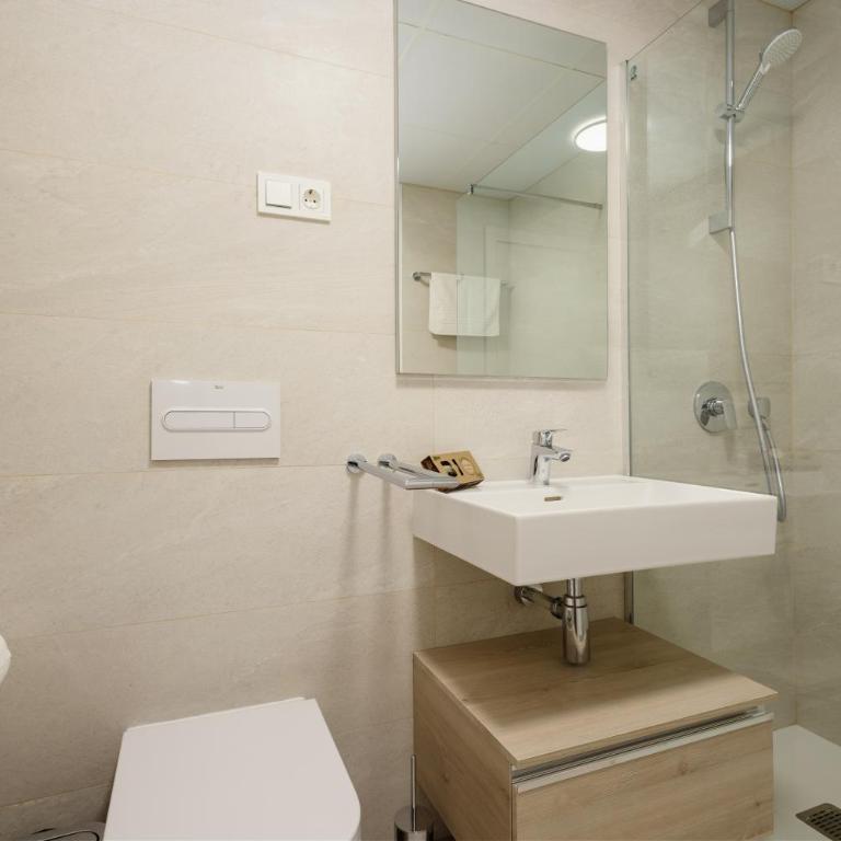 Luxurious 2 bedroom apartment close to the beach in Estepona - Apartamento de 2 dormitorios - 8