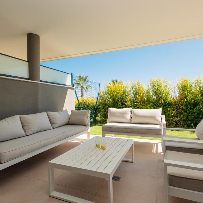 Luxurious 2 bedroom apartment close to the beach in Estepona - Apartamento de 2 dormitorios - 9