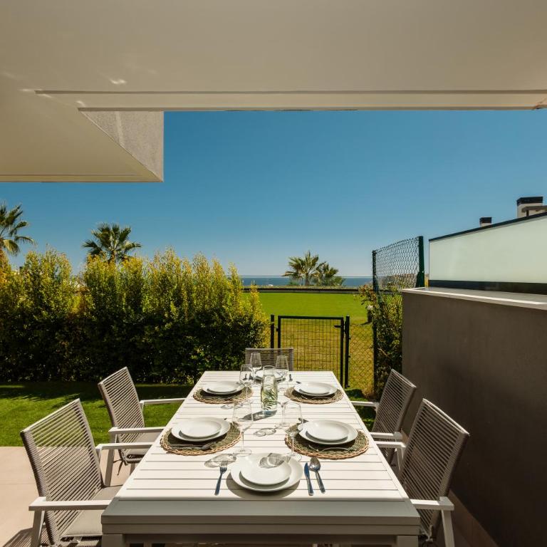 Luxurious 2 bedroom apartment close to the beach in Estepona - Apartamento de 2 dormitorios - 37