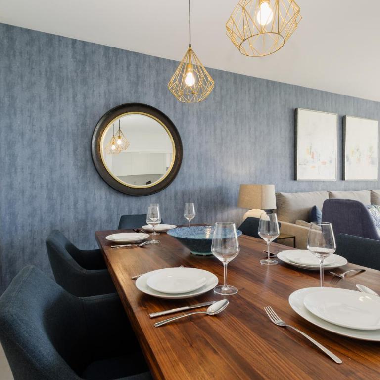 Luxurious 2 bedroom apartment close to the beach in Estepona - Apartamento de 2 dormitorios - 21