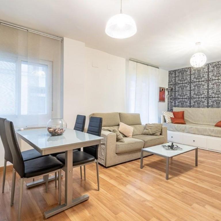 tuGuest Castañeda Apartment - Two-Bedroom Apartment - 2