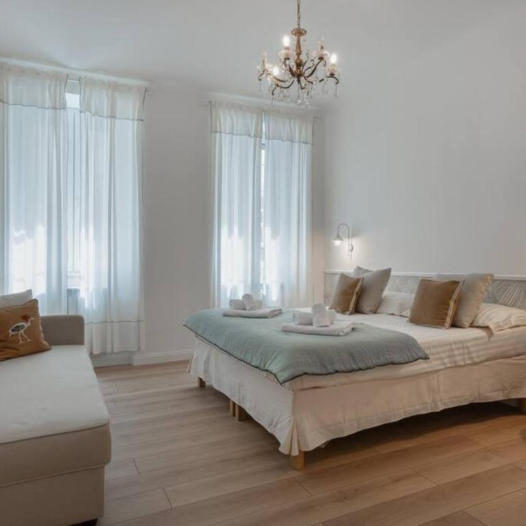 Foscolo46 - Elegante e Luminoso - NaonBnB - Appartamento con 2 Camere da Letto - 9
