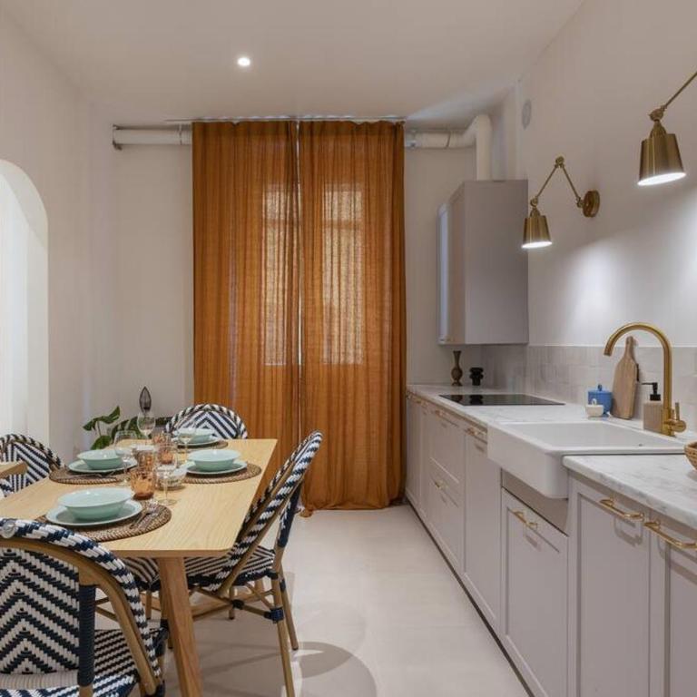 Foscolo46 - Elegante e Luminoso - NaonBnB - Appartamento con 2 Camere da Letto - 22