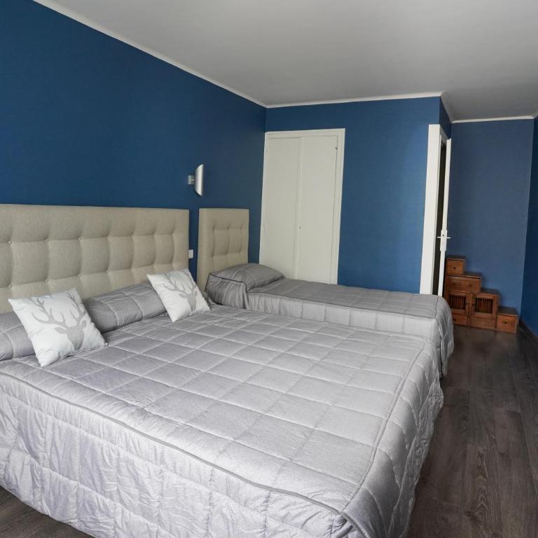 Auberge Le Semnoz - Chambre Triple avec Salle de Bains Privative - 2